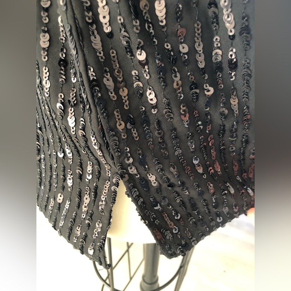 White House Black market Black sequin top. - Picture 15 of 16